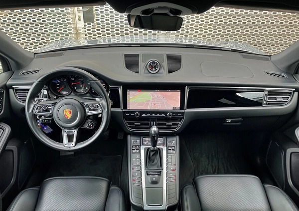 Porsche Macan cena 229000 przebieg: 95907, rok produkcji 2019 z Bytów małe 781